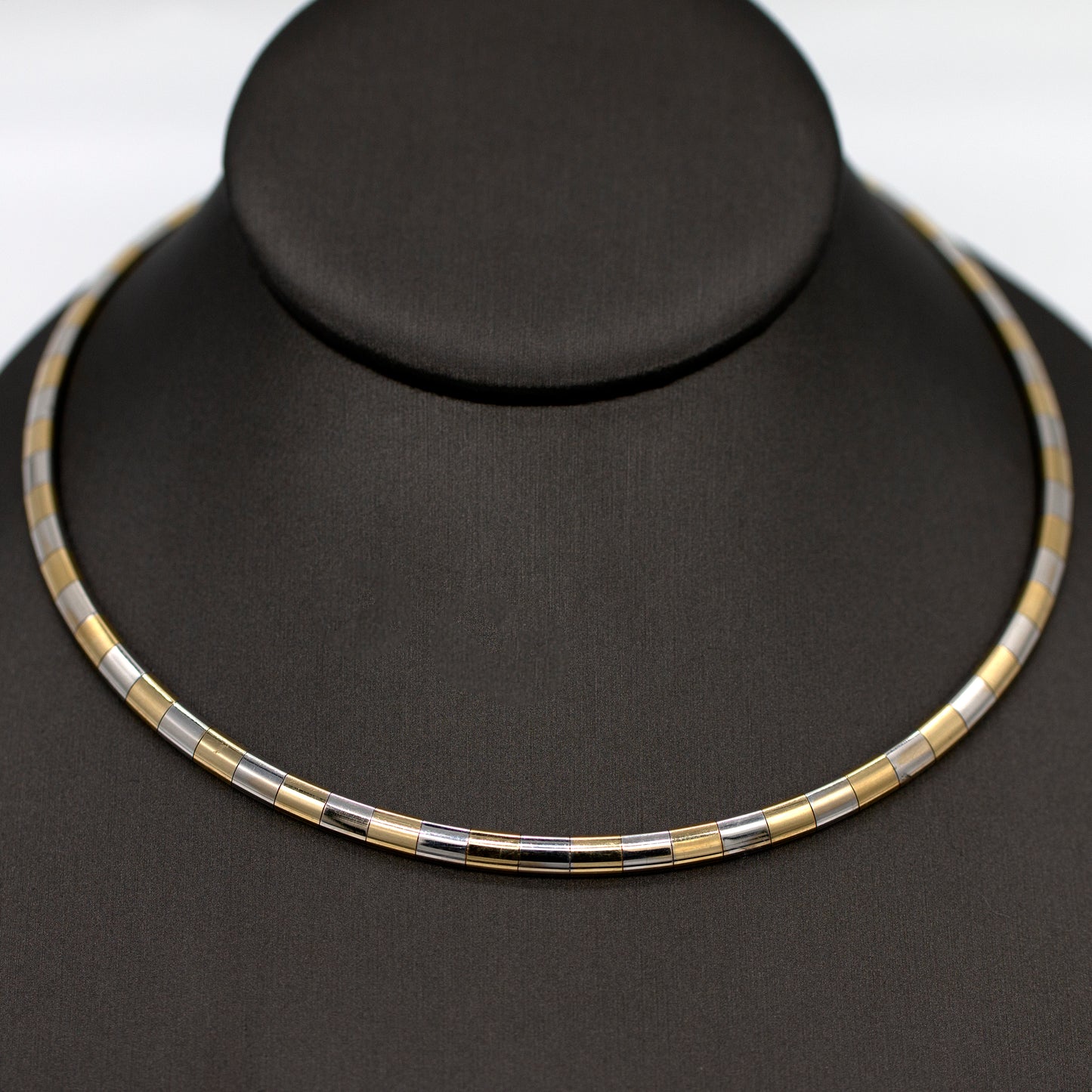 14KT Gold ITALIAN DESIGNER 4.8mm Fancy Omega Link Necklace 15.5in 31.2gs