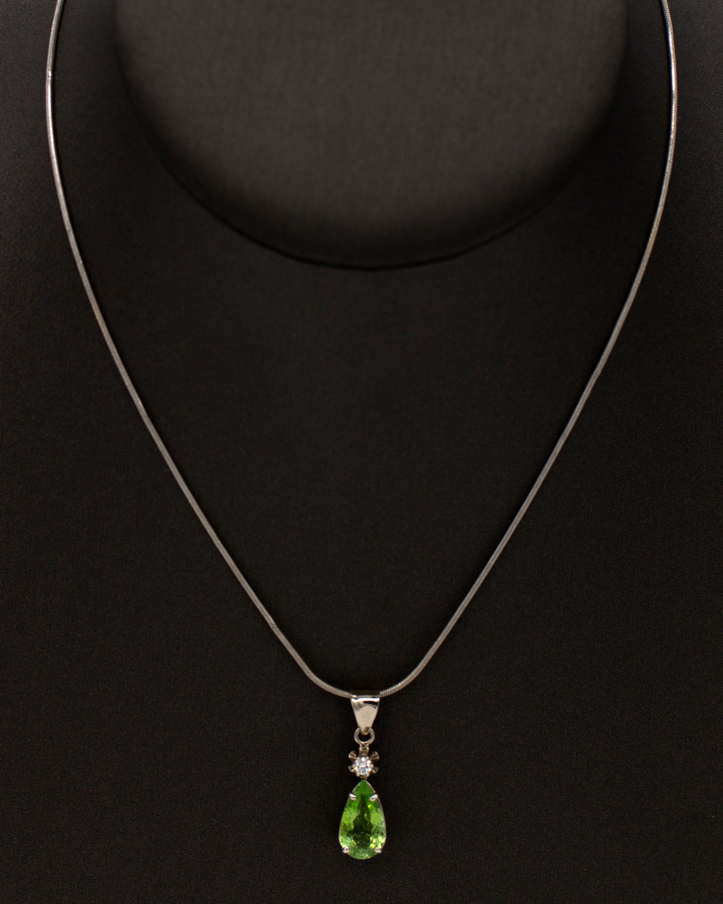 14KW Gold 1.60ct Neon Green Paraiba Tourmaline .08ct Diamond Snake Link Necklace