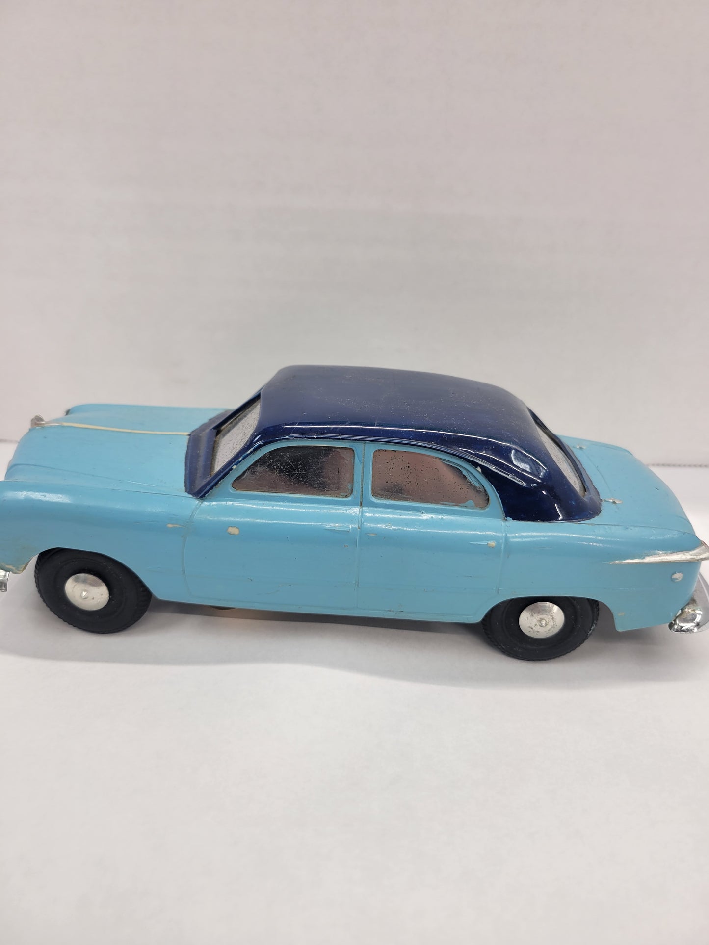 1949 Ford Sedan 4 Door Wind Up Car
