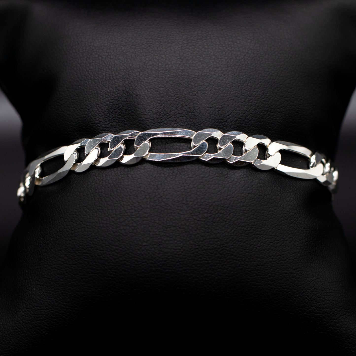 Sterling Silver 8.65mm 8in Diamond Cut Figaro Bracelet w/ Lobster Clasp