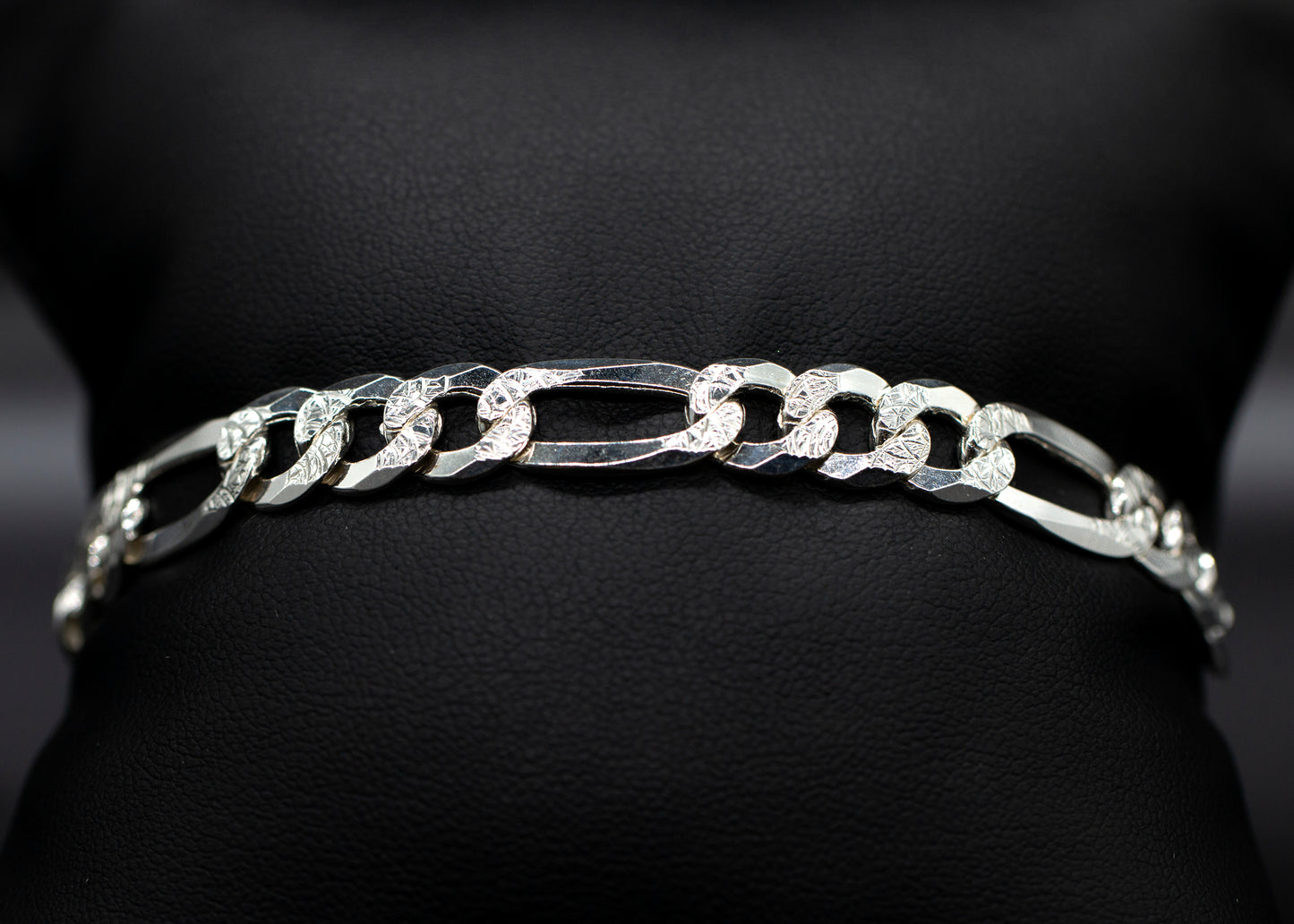 Sterling Silver 8.65mm 8in Diamond Cut Figaro Bracelet w/ Lobster Clasp