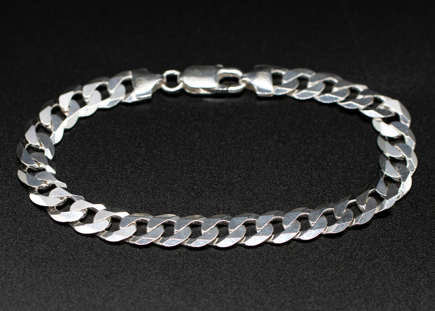 Sterling Silver 8.65mm 8in Diamond Cut Figaro Bracelet w/ Lobster Clasp