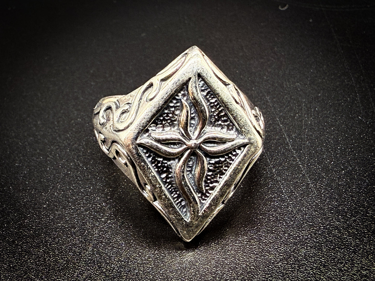 Sterling silver 15.4g Biker Cross Ring